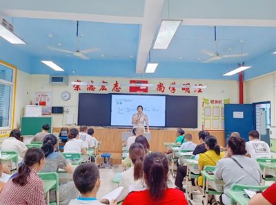 为爱奔赴-共话成长南充市高坪第三初级中学小学部召开期末家长会-----教育从来不是一件孤军奋战的事417.jpg